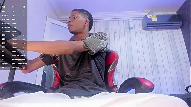 Snapshot of _erick_j chatting on February 2026 08:30:01 PM erick j online show from February 2026 08:30:01 PM