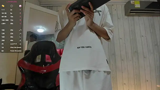  erick j online show from March 2026 08:11:02 PM