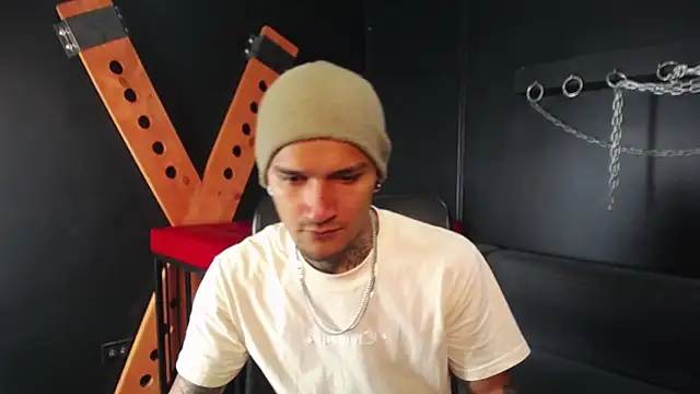 DarkBenito online show from January 2026 12:30:01 PM