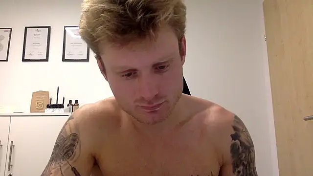 Snapshot of Fitlover1994 chatting on January 2026 07:48:01 AM Fitlover1994 online show from January 2026 07:48:01 AM