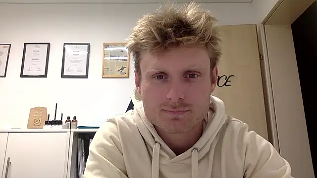 Snapshot of Fitlover1994 chatting on January 2026 06:22:02 PM Fitlover1994 online show from January 2026 06:22:02 PM