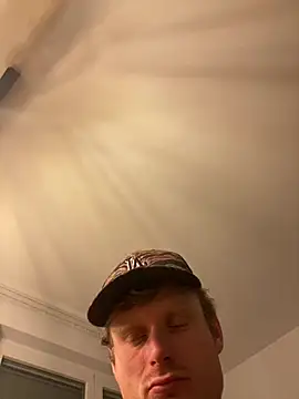 Snapshot of Fitlover1994 chatting on February 2026 05:41:01 PM Fitlover1994 online show from February 2026 05:41:01 PM