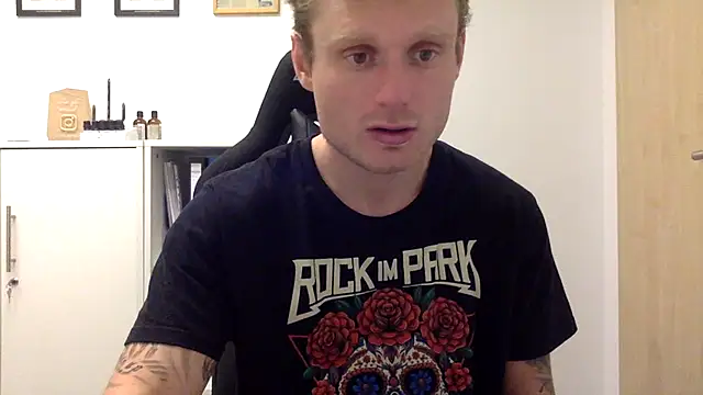 Snapshot of Fitlover1994 chatting on January 2026 02:56:01 PM Fitlover1994 online show from January 2026 02:56:01 PM