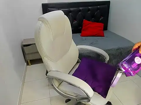 LunaFever69 online show from January 2026 03:23:01 AM