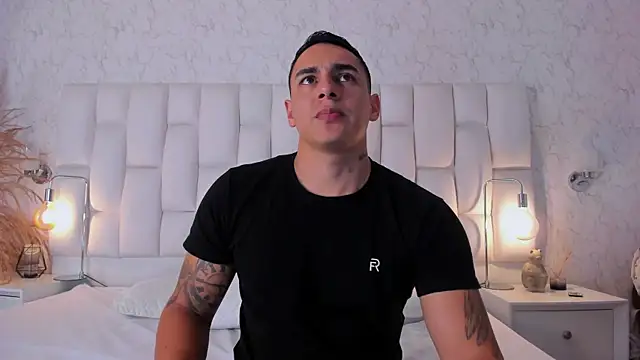 MassimoCo  online show from February 2026 09:04:01 PM