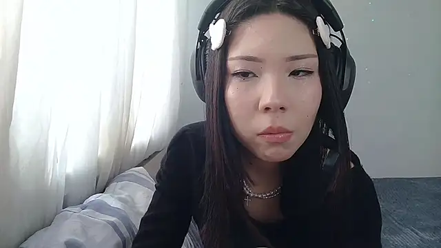 AprilOnilll online show from January 2026 09:26:02 AM