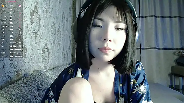 AprilOnilll online show from March 2026 05:14:01 PM