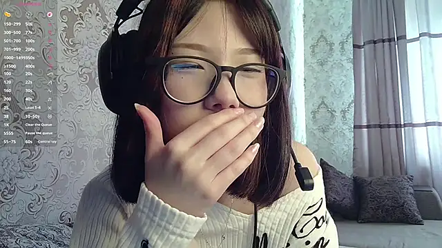 AprilOnilll online show from April 2026 03:09:02 AM