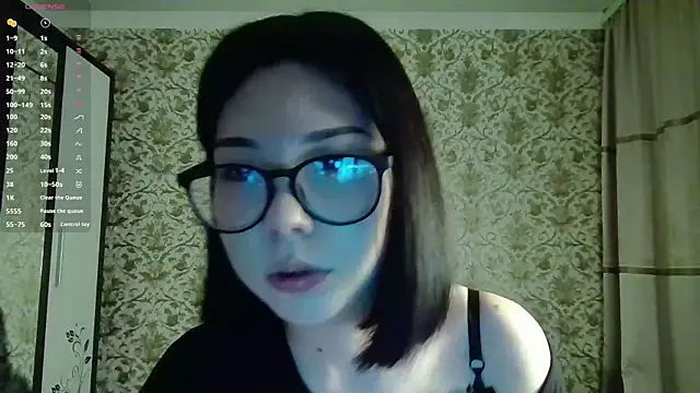 AprilOnilll online show from March 2026 05:33:01 PM