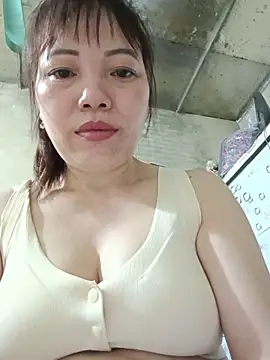 Snapshot of Sana-vn chatting on May 2026 12:05:01 PM Sana-vn online show from May 2026 12:05:01 PM