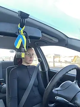 Lily Viola online show from March 2026 06:22:01 AM