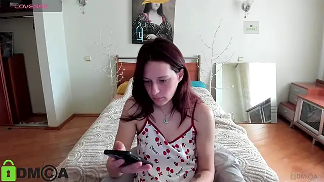Lily Viola online show from April 2026 08:17:01 AM