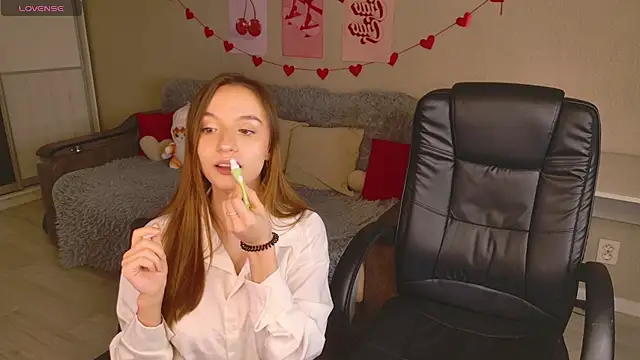 Candyy Molly online show from January 2026 11:30:01 PM