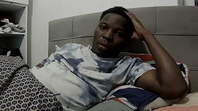 Bigchocco online show from April 2026 10:13:01 PM