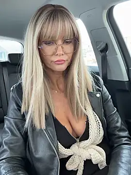 NaughtyNinky online show from April 2026 06:32:02 AM