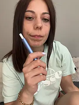 Luna licous online show from May 2026 01:07:01 PM