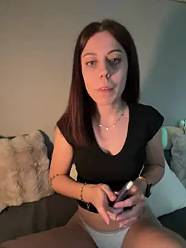 Snapshot of Luna_licous chatting on June 2026 11:54:02 AM Luna licous online show from June 2026 11:54:02 AM