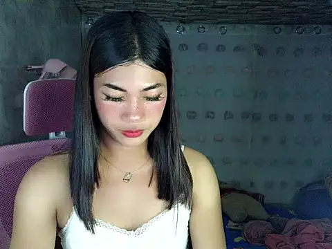 Margalona  online show from April 2026 07:09:01 PM