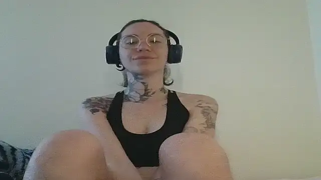 Dirty Pink online show from March 2026 09:51:02 AM