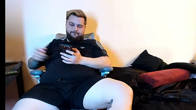 ashtondel online show from April 2026 02:02:01 PM