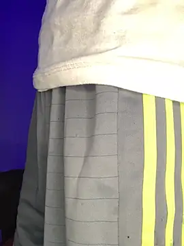 Snapshot of alexx_23cm chatting on April 2026 12:49:02 AM alexx 23cm online show from April 2026 12:49:02 AM