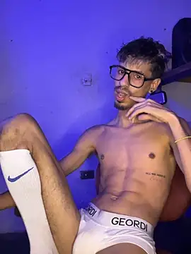 Snapshot of alexx_23cm chatting on April 2026 04:42:02 PM alexx 23cm online show from April 2026 04:42:02 PM