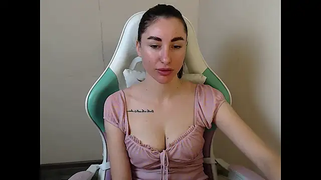 cammila horn online show from March 2026 06:43:02 AM