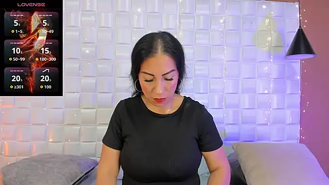 AmberJoyMilf online show from April 2026 12:17:01 PM