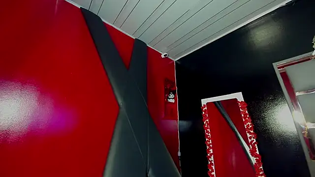 Clarita Hill online show from February 2026 07:03:01 PM