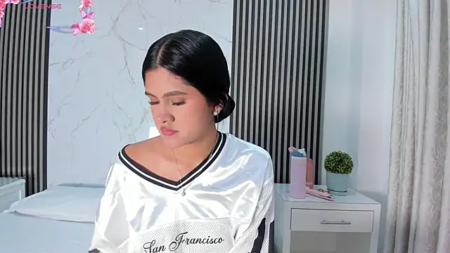 NatashaTaylor1 online show from April 2026 11:06:01 PM