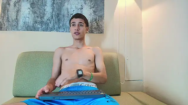 Snapshot of SEBASS_R chatting on January 2026 01:05:01 PM SEBASS R online show from January 2026 01:05:01 PM