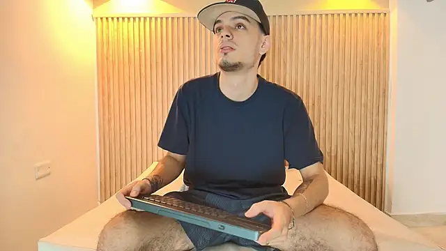 Snapshot of IM_BULL chatting on January 2026 12:52:02 PM IM BULL online show from January 2026 12:52:02 PM