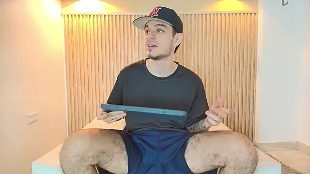 Snapshot of IM_BULL chatting on January 2026 12:42:01 PM IM BULL online show from January 2026 12:42:01 PM