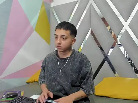 Mauro22  online show from January 2026 03:41:02 PM