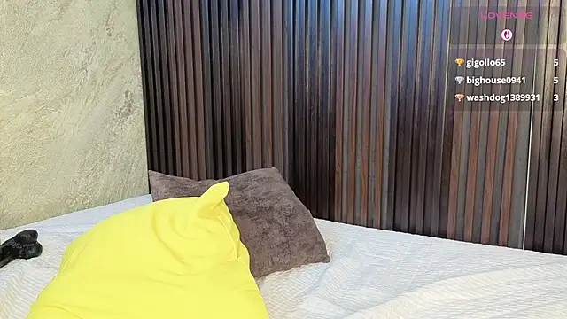 tanisha  lux online show from April 2026 07:45:01 AM