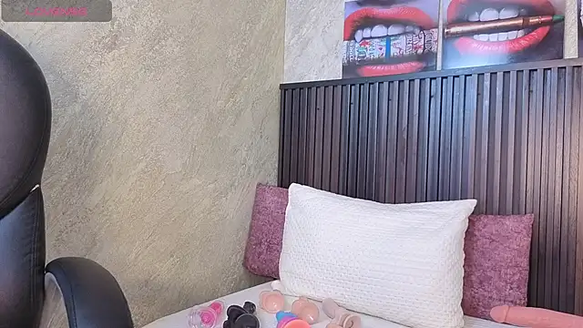 tanisha  lux online show from May 2026 03:06:02 AM