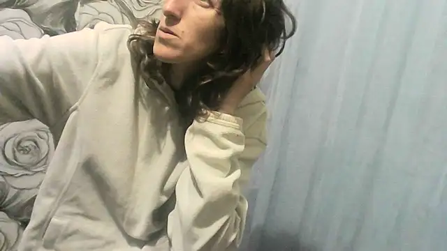  wolfxsnowy  online show from May 2026 06:10:01 AM