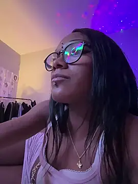 xouniq online show from March 2026 12:25:01 AM