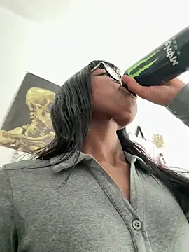 xouniq online show from April 2026 04:25:02 PM