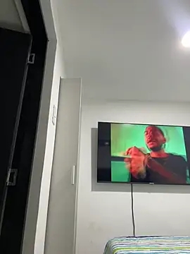 TaylorrHill online show from February 2026 06:15:02 PM