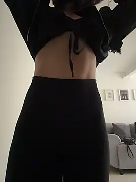 TaylorrHill online show from March 2026 06:04:02 PM