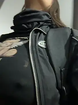 TaylorrHill online show from March 2026 07:59:01 PM