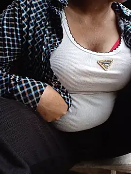 Snapshot of Agnes-baby chatting on June 2026 10:46:02 AM Agnes-baby online show from June 2026 10:46:02 AM