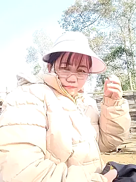 Snapshot of alycen chatting on January 2026 02:29:02 AM alycen online show from January 2026 02:29:02 AM