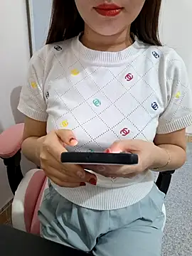 Avelyn-n online show from February 2026 08:14:01 AM