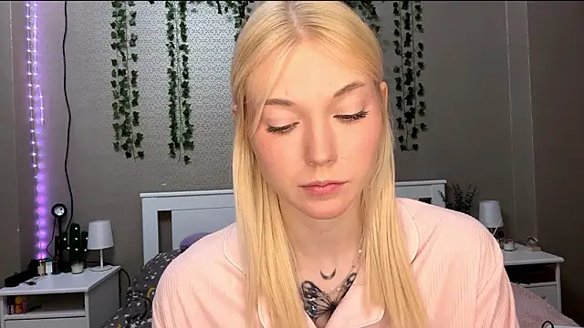 Snapshot of LlsabethHaze chatting on January 2026 03:26:01 PM LlsabethHaze online show from January 2026 03:26:01 PM