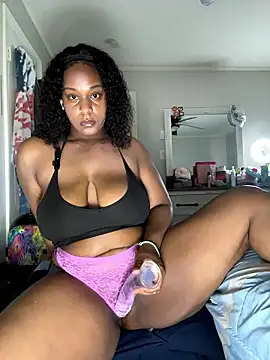 Snapshot of yaralucki chatting on January 2026 03:08:01 PM yaralucki online show from January 2026 03:08:01 PM