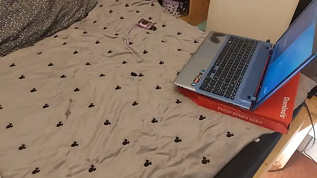 Spatgirl online show from February 2026 09:15:01 PM