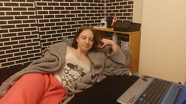 Spatgirl online show from February 2026 07:14:02 PM