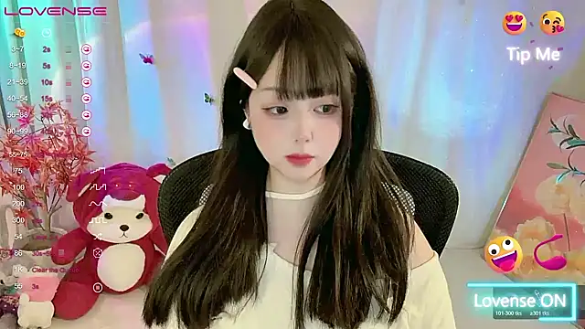Snapshot of CLaire-5 chatting on March 2026 08:32:02 PM CLaire-5 online show from March 2026 08:32:02 PM